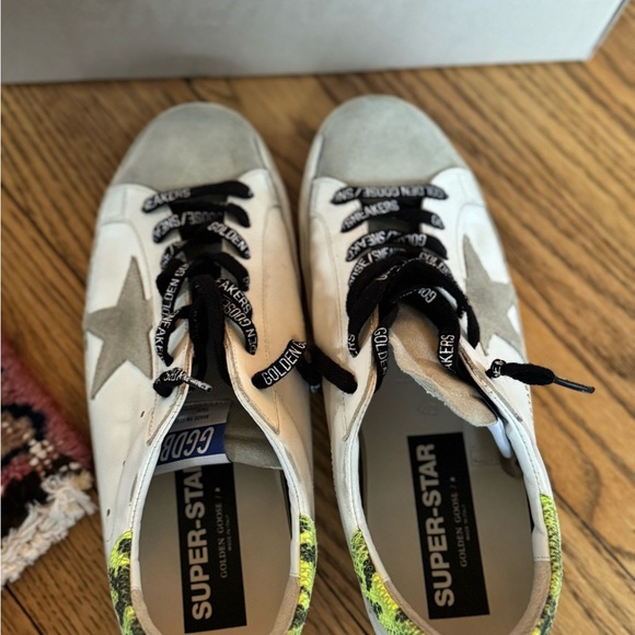✨Golden Goose Superstar Sneakers
• Size: EU 42 (mens 9/women’s 11) - Picture 2 of 8